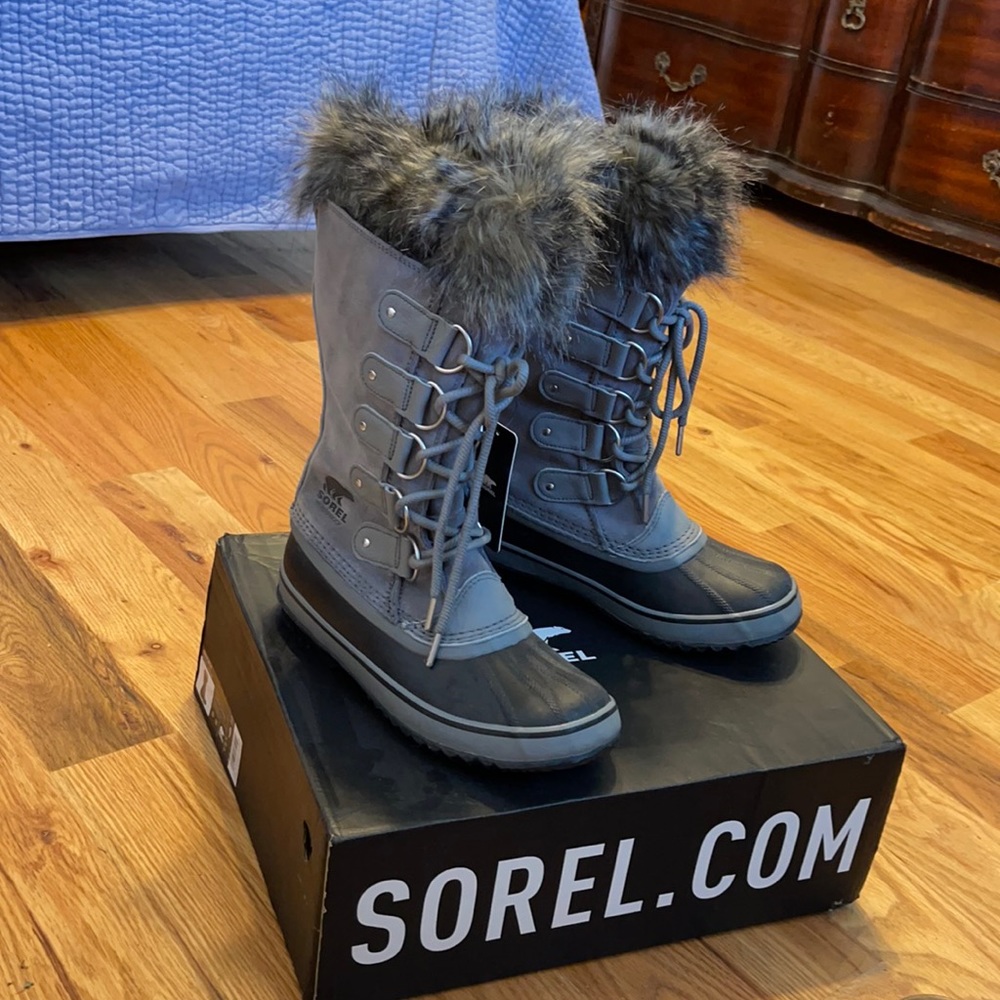 Sorel size 9 Joan of Arctic waterproof snow boots